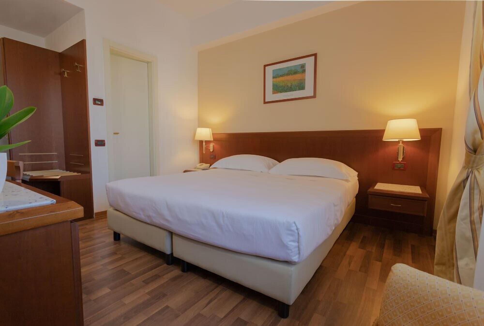 Europa Hotel 4*
