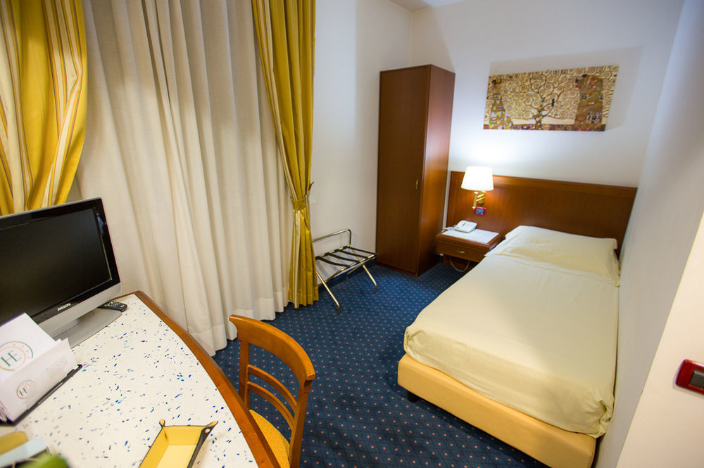 Europa 4* Rende